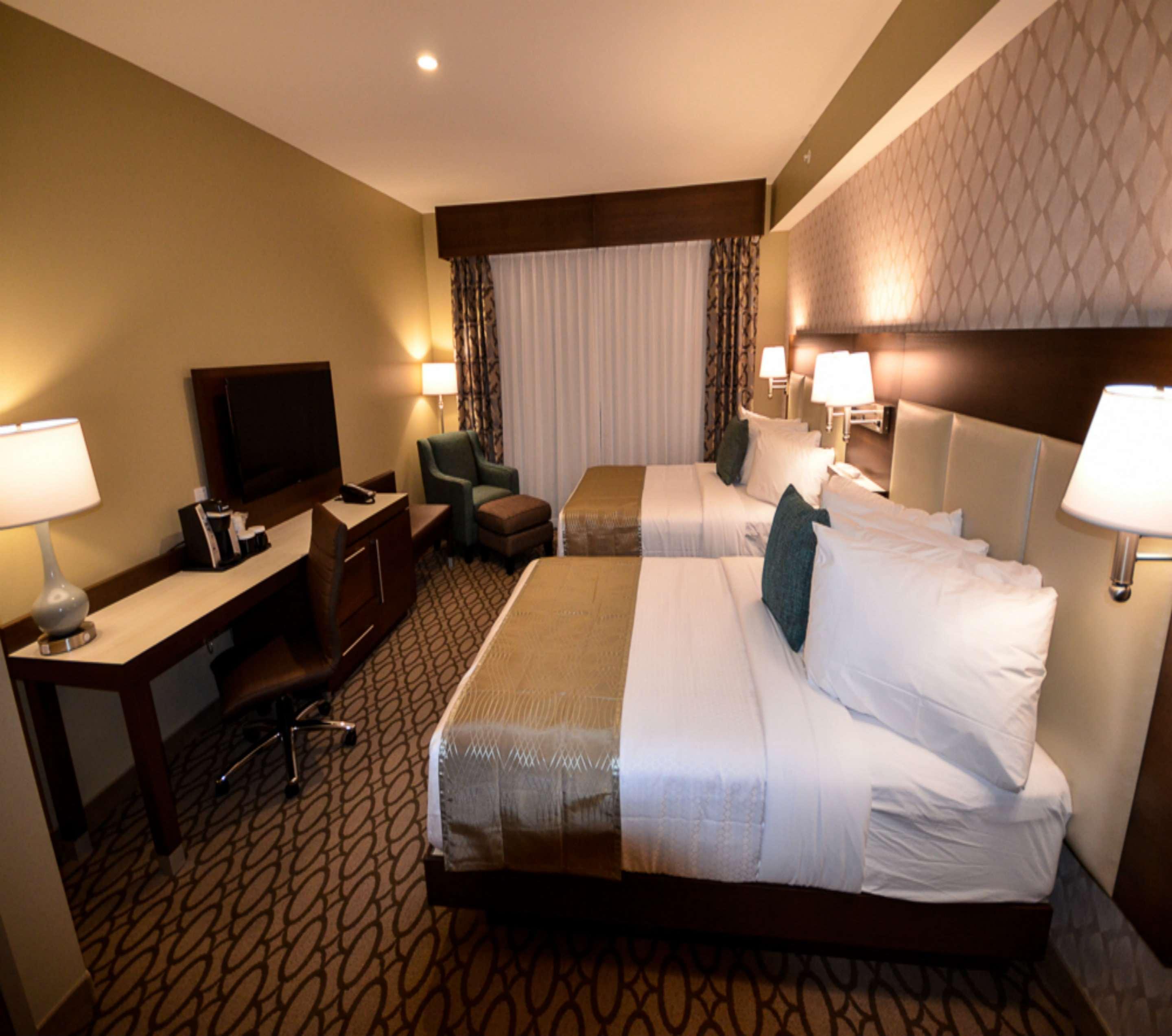 Best Western Plus St. John'S Airport Hotel And Suites Ngoại thất bức ảnh