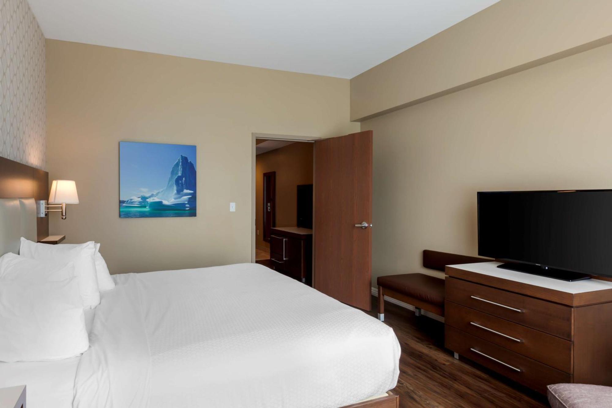 Best Western Plus St. John'S Airport Hotel And Suites Ngoại thất bức ảnh